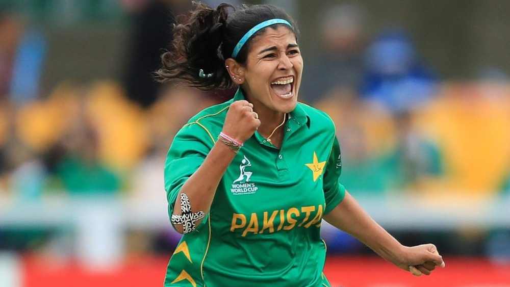 পাকিস্তানের হয়ে ১৫টি এক দিনের ম্যাচে ১২৮ রান করেছেন কাইনাত। নিয়েছেন ৯টি উইকেট।