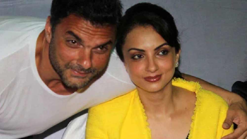 সোহেলের বোন অর্পিতা এবং আলভিরার সঙ্গেও ভাল আলাপ জমে সীমার। ধীরে ধীরে ঘনিষ্ঠতা বাড়ে খান পরিবারের অন্য সদস্যদের সঙ্গেও।