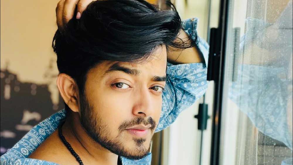 সায়কের দাবি, ‘‘সাগ্নিক এত টাকা কোথা থেকে পেল? নাকি সবই পল্লবীর থেকে নিত সাগ্নিক? মনে হয় সবটা তদন্ত হওয়া দরকার।’’