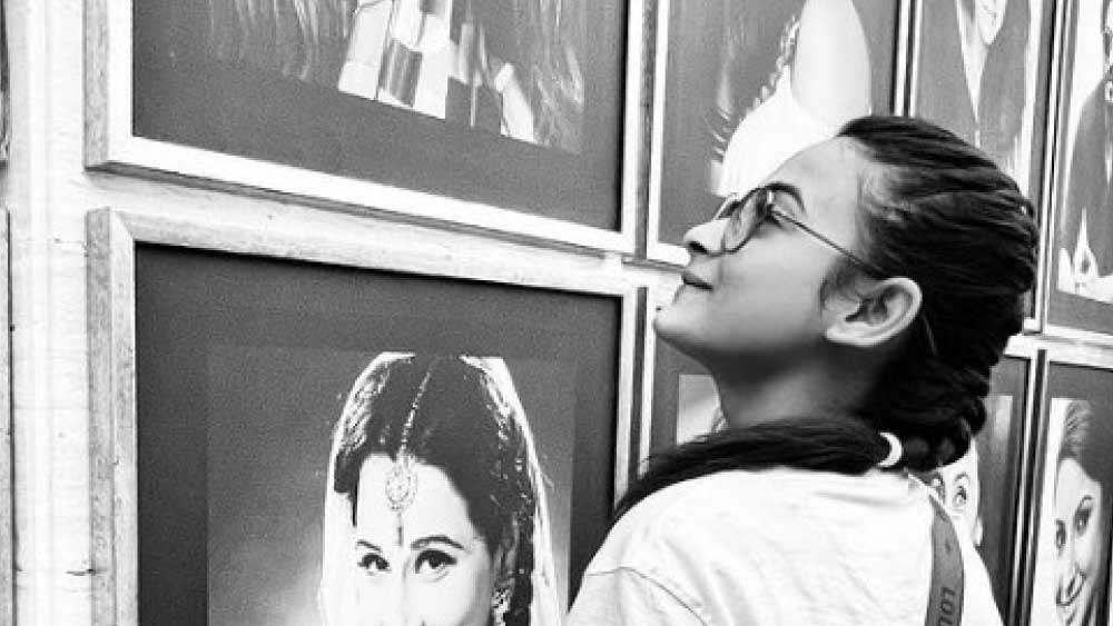 দাবি-পাল্টা দাবি চলছে। সাগ্নিকের বান্ধবী ঐন্দ্রিলা মুখোপাধ্যায় যেমন দাবি করেছেন, তিনি কোনও দিন গরফার ফ্ল্যাটে যাননি। সাগ্নিকের সঙ্গে তাঁর পরিচয়ও পল্লবীর সূত্র ধরে। 