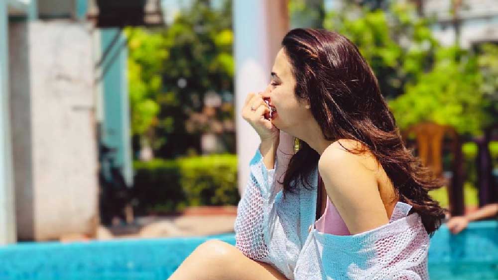 পুলিশ সূত্রে খবর, সাগ্নিক মাসে ১৮-১৯ হাজার টাকার চাকরি করতেন। বহুমূল্য একটি ফ্ল্যাট তাঁরা বুক করেন। পল্লবীর পরিবারের দাবি, সে টাকার সিংহভাগই দেন পল্লবী। আরও দাবি, দু’জনের ১৫ লক্ষ টাকার ফিক্সড ডিপোজিট ছিল।