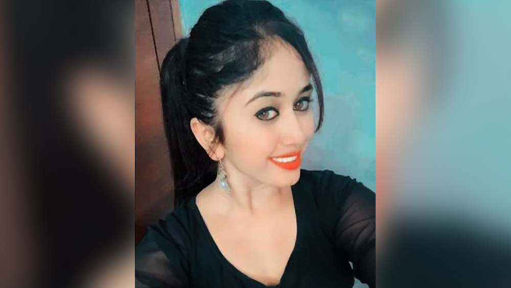 প্লাস্টিক সার্জারি করাতে গিয়ে মৃত্যু হল কন্নড় অভিনেত্রী চেতনা রাজের। মাত্র ২১ বছর বয়সেই প্রয়াত হন তিনি।
