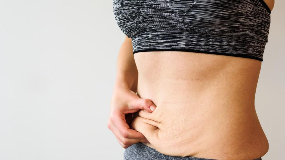 মা-বাবার কাছ থেকে লুকিয়েই অস্ত্রোপচার করিয়েছিলেন তিনি।