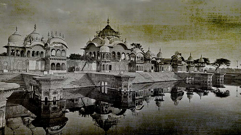 কয়েক দিন পর কেদারনাথরা বাড়ি চলে যাওয়ার পর শান্তি দেবী মথুরা যাওয়ার জন্য বাড়ির লোকের উপর জোরাজুরি করতে শুরু করেন। তিনি তাঁর বাড়ির লোকদের আরও বলেন যে, মথুরার বাড়ির ঠিকানা তিনি বলতে পারবেন। সঙ্গে এ-ও বলেন যে, ওই বাড়িতে তাঁর একটি পাত্রও রয়েছে যার মধ্যে টাকাপয়সা রাখা রয়েছে।