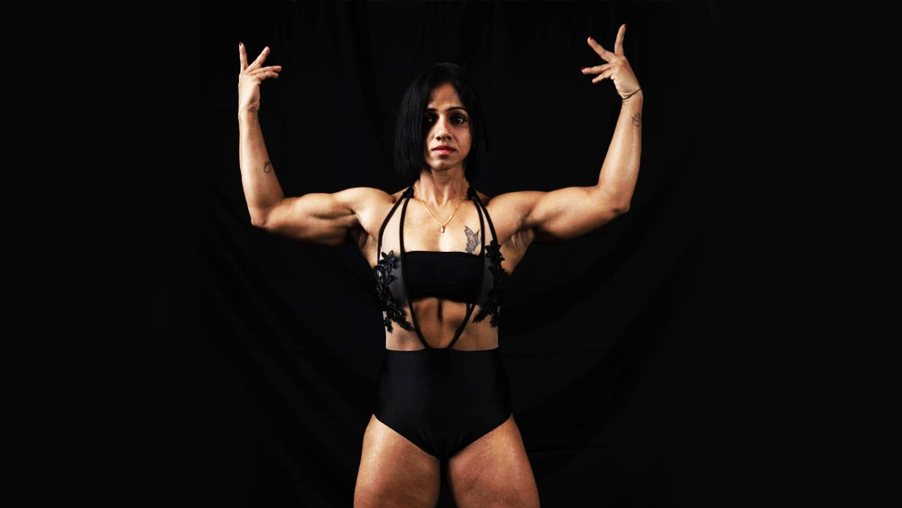 নতুন অধ্যায় শুরু হয় মায়ার জীবনে। ভারোত্তলনের দিকেও বিশেষ নজর দেন তিনি। এর পর একটি দেহসৌষ্ঠব প্রতিযোগিতায় অংশ নিতে গিয়ে মায়া দেখেন, এই ধরনের প্রতিযোগিতায় খুব কম সংখ্যক মহিলা অংশ নেন। এই ঘটনা তাঁকে দেহসৌষ্ঠব প্রতিযোগিতায় আরও সক্রিয় ভাবে অংশ নিতে অনুপ্রাণিত করেছিল।