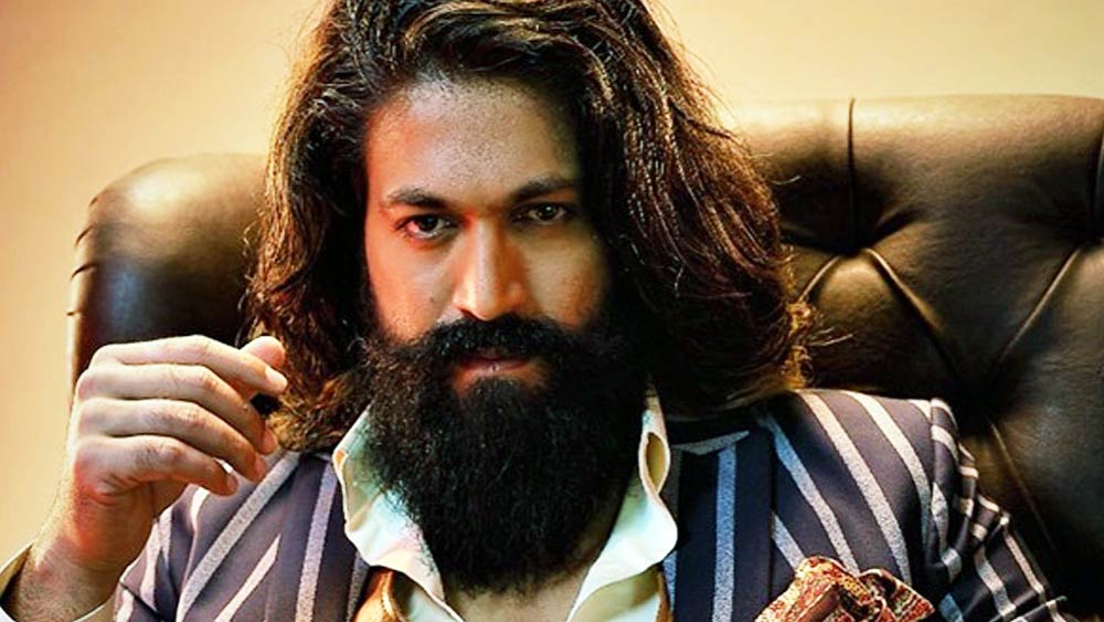 অভিনেতা যশের মস্তিষ্ক প্রসূত ‘ভিলেন’ নামের একটি ব্র্যান্ডও রয়েছে। নানা রকমের সুগন্ধি, মানিব্যাগ, গলার চেইন, হাতে পরার ব্রেসলেট, সানগ্লাস, জামা-কাপড় সব কিছুই পাওয়া যায়, যা শুধুমাত্র পুরুষদের ব্যবহারের উপযোগী।