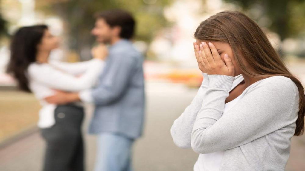 বিশেষ করে যাঁরা সঙ্গীকে নিয়ে অত্যন্ত রক্ষণশীল, তাঁরা তো আরও বেশি চিন্তায় থাকেন।