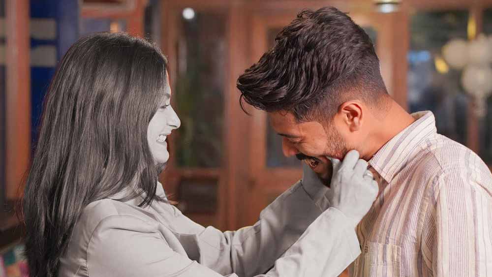 এরই মধ্যে ঐন্দ্রিলার দাবি, মাস দুই আগে শহরের এক পার্টিতে সাগ্নিক নাকি তাঁকে যৌন হেনস্থার চেষ্টা করেছিলেন।