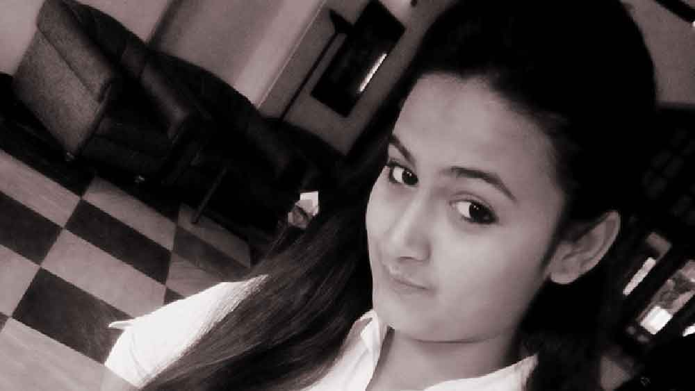 ঐন্দ্রিলা সেই মহিলা, যাঁর সঙ্গে সাগ্নিক ‘গোপনে’ সম্পর্ক রাখতেন বলেই বার বার অভিযোগ করেছে পল্লবীর পরিবার। মেয়ের মৃত্যুর জন্য সাগ্নিকের পাশাপাশি ঐন্দ্রিলাকেও কাঠগড়ায় দাঁড় করিয়েছেন তাঁরা। যদিও সব অভিযোগ অস্বীকার করেছেন ঐন্দ্রিলা।