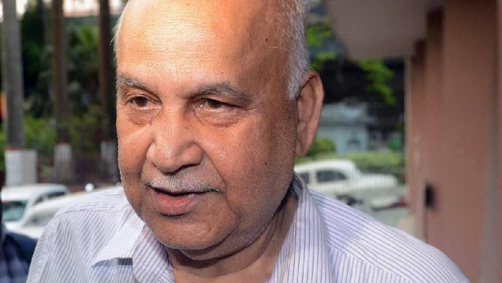 শিক্ষক নিয়োগ মামলায় এসএসসি-র তৎকালীন উপদেষ্টা শান্তিপ্রসাদ সিংহের স্থাবর-অস্থাবর সম্পত্তির হিসেবনিকেশ চেয়েছিল বিচারপতি বন্দ্যোপাধ্যায়ের একক বেঞ্চ। সেই নির্দেশেও ডিভিশন বেঞ্চে স্থগিতাদেশ দেওয়া হয়।