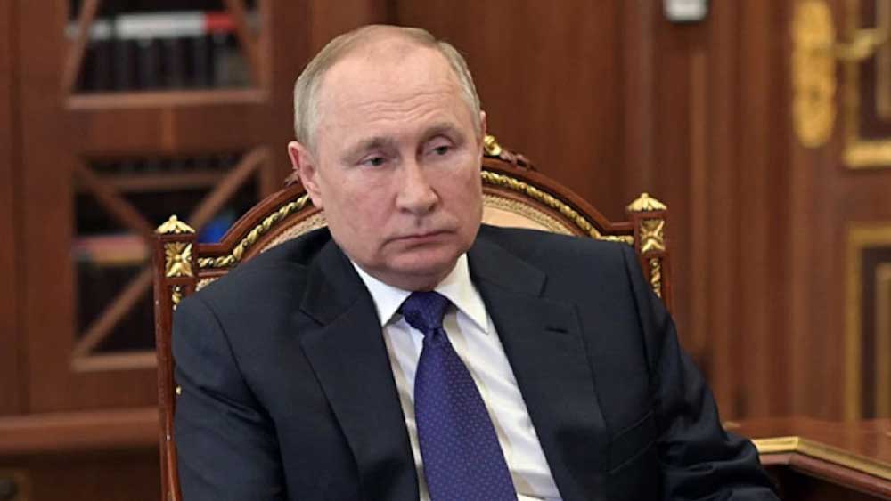 ২০১৮ সালে বেশ কয়েকটি নতুন অস্ত্রের কথা ঘোষণা করেছিলেন পুতিন। যার মধ্যে ছিল অন্তর্মহাদেশীয় ক্ষেপণাস্ত্র, ব্যালিস্টিক ক্ষেপণাস্ত্র, ছোট পারমাণবিক অস্ত্র, পারমাণবিক ড্রোন, সুপারসনিক অস্ত্র এবং লেজার অস্ত্র।