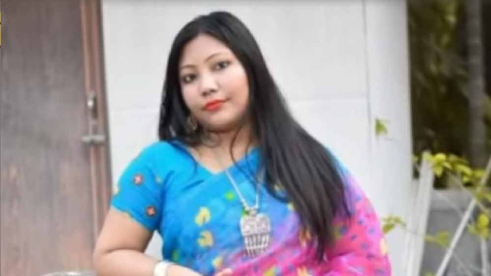 ইন্দিরা গার্লস থেকে ৭৫ শতাংশের বেশি নম্বর পেয়ে মাধ্যমিক পাশ করেন অঙ্কিতা। উচ্চ মাধ্যমিকেও প্রথম বিভাগে পাশ করেন বলেই স্কুল সূত্রের দাবি।