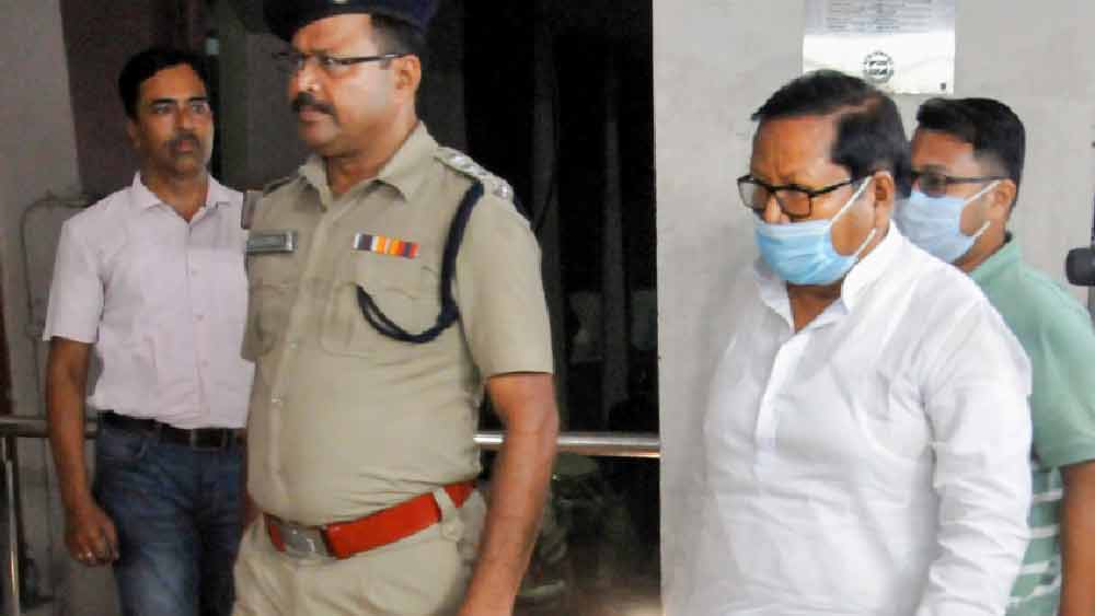 হাই কোর্টের নির্দেশে সিবিআই অফিসে পরেশ হাজির হলেও দেখা যায়নি অঙ্কিতাকে।