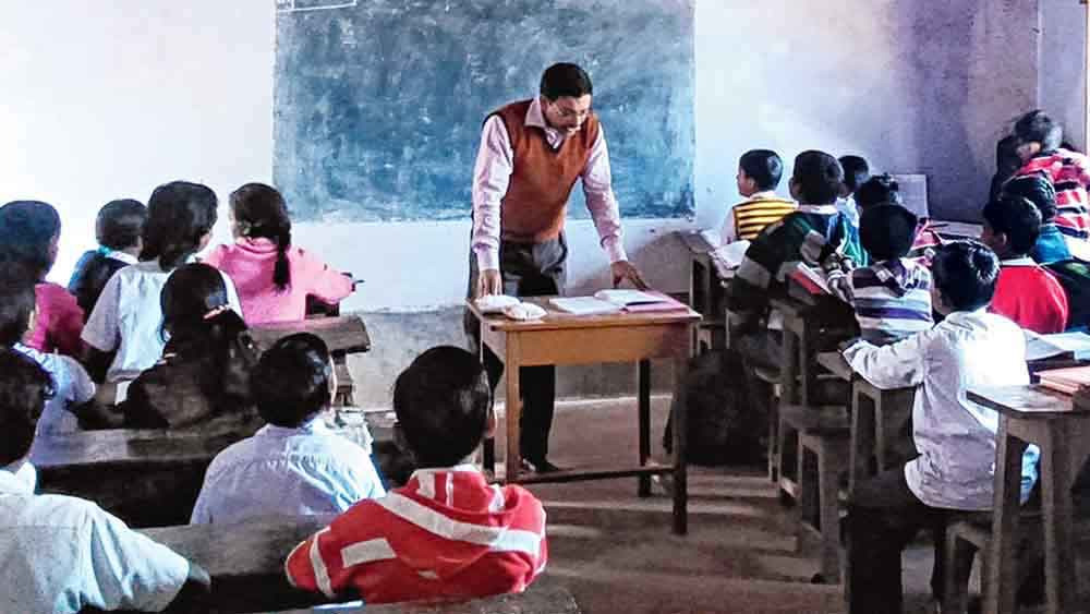 পরীক্ষা হয় ২০১৭ সালে। সেই বছরের শেষেই পরীক্ষার ফলপ্রকাশ হয়। এর পর অনেক দিন নিয়োগ প্রক্রিয়া স্থগিত থাকার পর প্রায় দু’বছর পর ২০১৯ সালে কাউন্সিলিং প্রক্রিয়া শুরু হয়। কিন্তু ২০১৯-এর পয়লা নভেম্বরে এই প্যানেলের মেয়াদ শেষ হয়। 