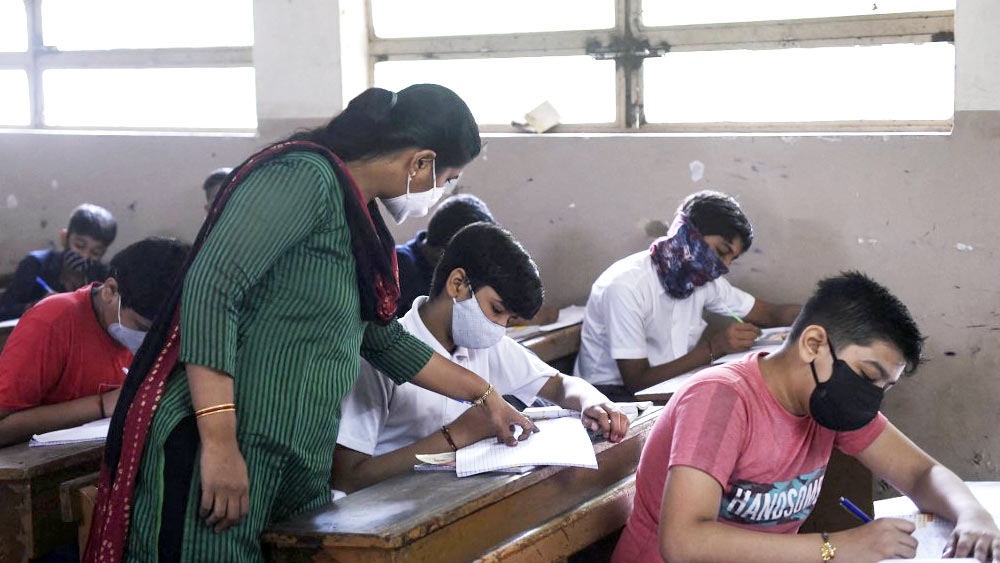 তবে নবম-দশমের ক্ষেত্রে ফের ৩ মার্চ সিবিআইকে তদন্ত করার নির্দেশ দেওয়া হয়। এক সপ্তাহ পর ১১ মার্চ স্থগিত হয়ে যায় এই রায়।