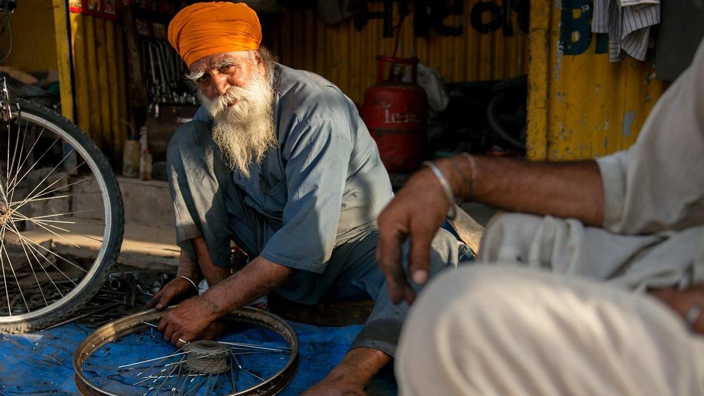 এ ছাড়া পঞ্জাবে ৬৭.৮ শতাংশ, ঝাড়খণ্ডে ৬৬.৩ শতাংশ এবং বিহারে ৬৪.৮ শতাংশ বাড়িতে সাইকেল পাওয়া গিয়েছে বলে সমীক্ষায় উঠে এসেছে।