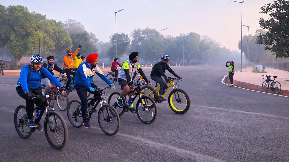 তালিকায় তুলনামূলক ভাবে পিছিয়ে গুজরাত (২৯.৯ শতাংশ) এবং দিল্লি (২৭.২ শতাংশ)।