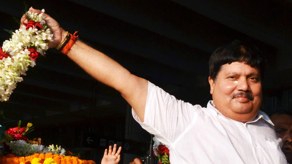 রবিবার বিজেপি ছাড়লেন অর্জুন। তিন বছর পরে ঘরওয়াপসি হল তাঁর। ঘাসফুলে যোগ দিলেন তৃণমূলের সর্বভারতীয় সাধারণ সম্পাদক অভিষেক বন্দ্যোপাধ্যায়ের হাত ধরে।