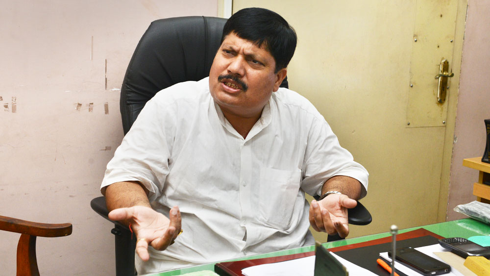 কাউন্সিলরের পাশাপাশি ভাটপাড়ার বিধায়কও হন অর্জুন। তৃণমূলের প্রথম বিধানসভা ভোট থেকে নির্বাচনে অংশ নিয়ে আসছেন তিনি। ২০০১ সালে প্রথম বার তৃণমূলের বিধায়ক হন অর্জুন। ২০১৯ সালে ঘাসফুল ছেড়ে আসার আগে পর্যন্ত তিনি বিধায়ক ছিলেন। 