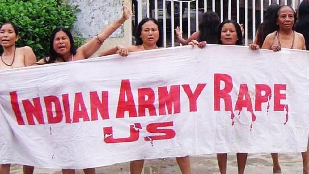 ভারতেও হয়েছে নগ্ন প্রতিবাদ। ২০০৪ সালে মণিপুরে ১২ জন মহিলা নগ্ন হয়ে রাস্তায় নামেন। ইম্ফলে কাঙ্গলা ফোর্টের সামনে প্রকাশ্যে নগ্ন হন তাঁরা। শরীর ঢাকেন একটি কাপড়ের ব্যানারে। তাতে লেখা ছিল, ‘ভারতীয় সেনা আমাদের ধর্ষণ করো।’