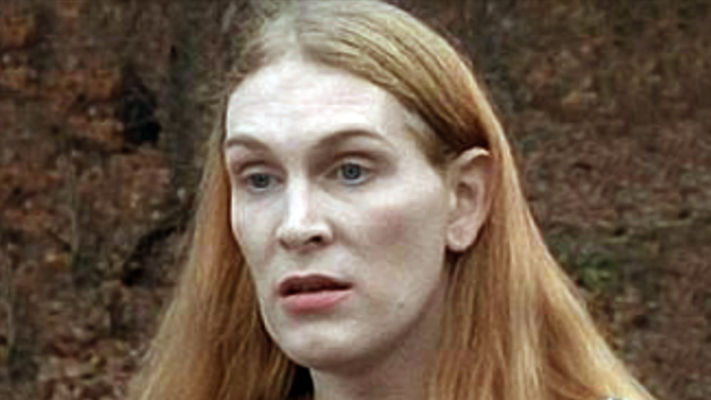 এক রূপান্তরকামী তাঁর অধিকার রক্ষার জন্য নগ্ন হয়ে প্রতিবাদ জানিয়েছিলেন আমেরিকার টেনেসিতে। ড্রাইভিং লাইসেন্সে তাঁর লিঙ্গে পুরুষের বদলে মহিলা লেখার অনুরোধ করেছিলেন তিনি। যা মানতে চাননি সংশ্লিষ্ট কর্তৃপক্ষ। প্রতিবাদে পোশাক খুলে ফেলেন তিনি। সে কাজের জন্য অবশ্য তাঁকে জেলেও যেতে হয়। 