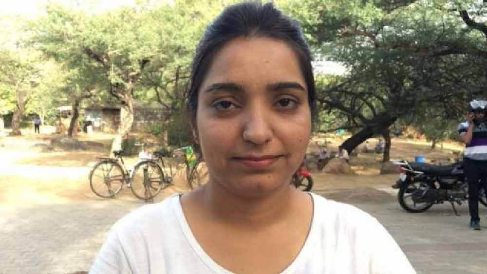 বাবা-মা ভেবেছিলেন মেয়ের স্কুলের পাঠ চুকলেই বিয়েটা দিয়ে দেবেন। কিন্তু প্রীতি হুডার পরিকল্পনা ছিল অন্য। সঙ্কল্প করেছিলেন, বড় তাঁকে হতেই হবে। 