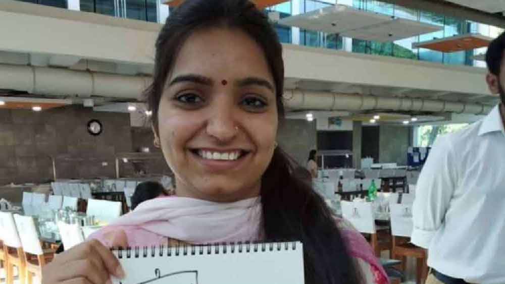 শুধু স্বপ্ন দেখে ক্ষান্ত হওয়ার পাত্রী অবশ্য ছিলেন না প্রীতি। কী ভাবে তাকে সত্যি করবেন, তার পথ খুঁজে বের করেন নিজেই। যে মেয়ের স্কুলের পাঠ চুকলেই একেবারে পড়াশোনা বন্ধ হত, তিনিই পিএইচডি শেষ করেছিলেন। আজ তিনি আইএএস অফিসার প্রীতি হুডা।