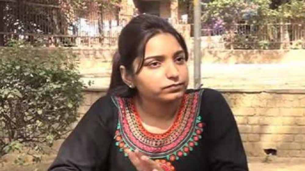 ছোট থেকে পড়াশোনা করতে ভাল লাগত প্রীতির। পরিবারের আর্থিক অসচ্ছলতা সত্ত্বেও দশম শ্রেণির ফাইনাল পরীক্ষায় ৭৭ শতাংশ নম্বর পেয়েছিলেন।