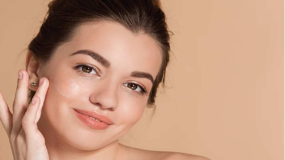 ডার্ক চকলেট ক্ষতিকারক সূর্যরশ্মি থেকে ত্বক সুরক্ষিত রাখে।