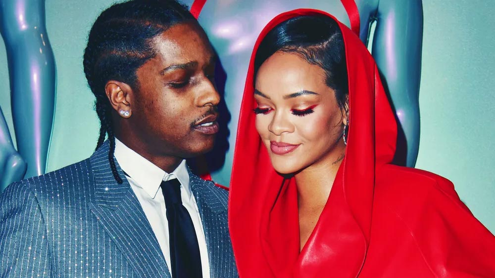 তুমুল প্রেমপর্বের মাঝে রিহানা এবং এস্যাপের বিয়ের কথাও পেড়ে ফেলেছেন অনুরাগীরা। নেটমাধ্যমের একাংশের দাবি, গোপনে বিয়ে সেরে ফেলেছেন দু’জনে। তবে এ নিয়ে তারকা যুগলের মন্তব্য শোনা যায়নি।