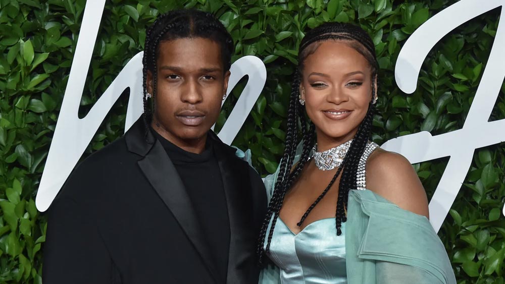 ট্যাবলয়েডগুলির দাবি, রিহানা এবং এস্যাপকে বছর দুয়েক ধরে একসঙ্গে দেখা যাচ্ছে। যদিও তার বহু আগে থেকেই রিহানায় মুগ্ধ ছিলেন এস্যাপ। এবং ২০২০ সাল থেকেই নাকি পরস্পরের প্রেমে হাবুডুবু খেতে শুরু করেন তাঁরা।