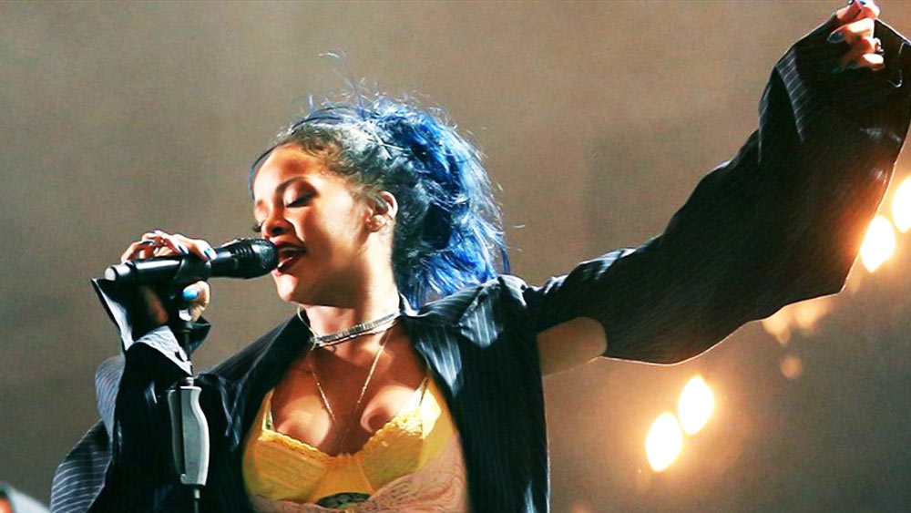 র‌্যাপার হিসাবে কম নামজাদা নন রিহানার বয়ফ্রেন্ড রকিম অ্যাথেলেস্টন মায়ার্স থুড়ি এস্যাপ। তবে নিউ ইয়র্কে জন্মালেও এস্যাপের শিকড় আসলে বার্বাডোজে ছড়িয়ে রয়েছে। ফলে দু’জনের সন্তানের নামে যে বার্বাডোজ সংস্কৃতির ছোঁয়া থাকবে, তেমনই মনে করছেন বহু অনুরাগী।