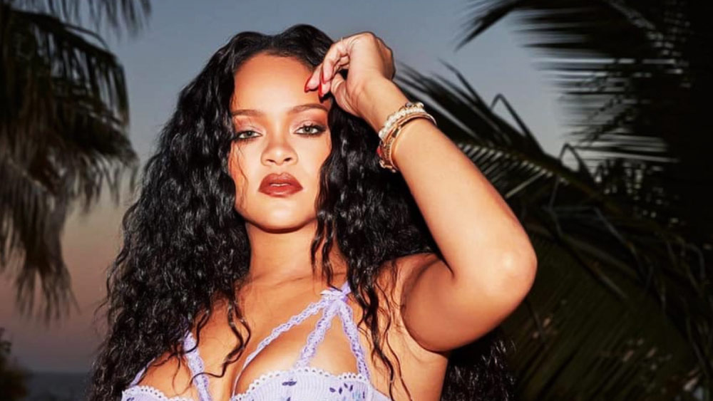 সবে দেড় সপ্তাহ হল মা হয়েছেন রিহানা। এই ক’দিনেই তাঁর শিশুপুত্রের খুঁটিনাটি জানতে হামলে পড়েছে সংবাদমাধ্যম।