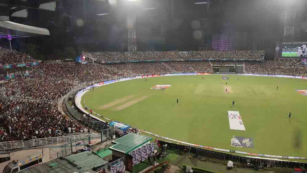 মঙ্গলবার ইডেন ভরিয়েছিলেন ক্রিকেটপাগল দর্শক।