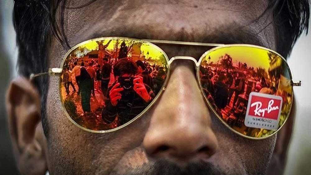 সদ্য ৮৭ বছর বয়স পা দেওয়া লিওনার্দোর চশমা সংস্থার মূল্য ৬৬০০ কোটি ইউরো (ভারতীয় মুদ্রায় প্রায় সাড়ে পাঁচ লক্ষ কোটি টাকা)।