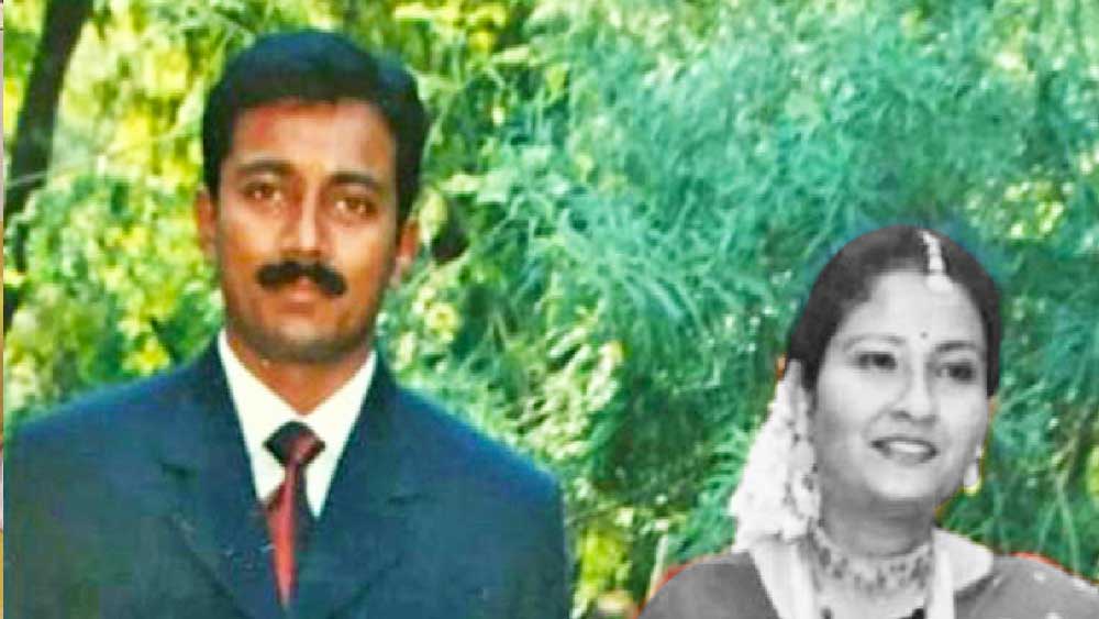 জেকে ভট্ট বলেন, ‘‘যে বান্ধবীর সঙ্গে সম্পর্কের জন্য খুন করেছিল তরুণ, তাঁকে জিজ্ঞাসাবাদ করেছিলাম আমরা। তবে তরুণকে বিয়ে করেননি ওই মহিলা। পুণেতে থাকার সময় নিশা নামে এক জনকে বিয়ে করে তরুণ। দম্পতির দুই সন্তান রয়েছে।’’ নিশার নামে রেজিস্টার করা ফোন থেকেই মাকে ফোন করেছিল তরুণ।