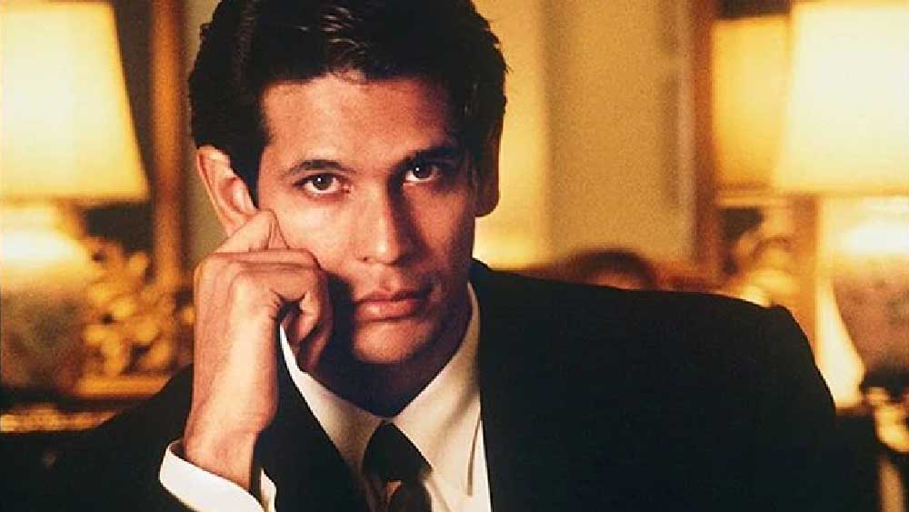 তবে ‘জো জিতা ওহি সিকন্দর’ ছবিতে শেখর মলহোত্রার চরিত্রে পরিচালকের প্রথম পছন্দ ছিলেন মিলিন্দ সোমন। দীপক তিজোরী নন।