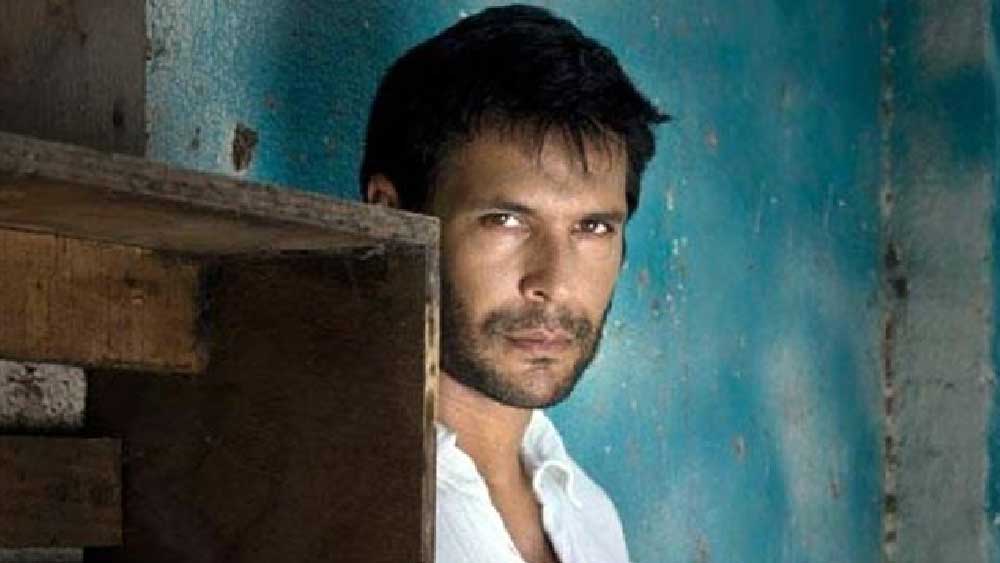 পরে এক সাক্ষাৎকারে মিলিন্দ অবশ্য বলেছিলেন, ‘‘আমি এটা নিয়ে আক্ষেপ করি না। কারণ, তখন এই ছবিটি হলে আমার পক্ষে হয়তো ভাল হত না। অত তাড়াহুড়ো করে ফিল্মে অভিনয় হয়তো আমার কেরিয়ারের পক্ষে খারাপই হত।’’