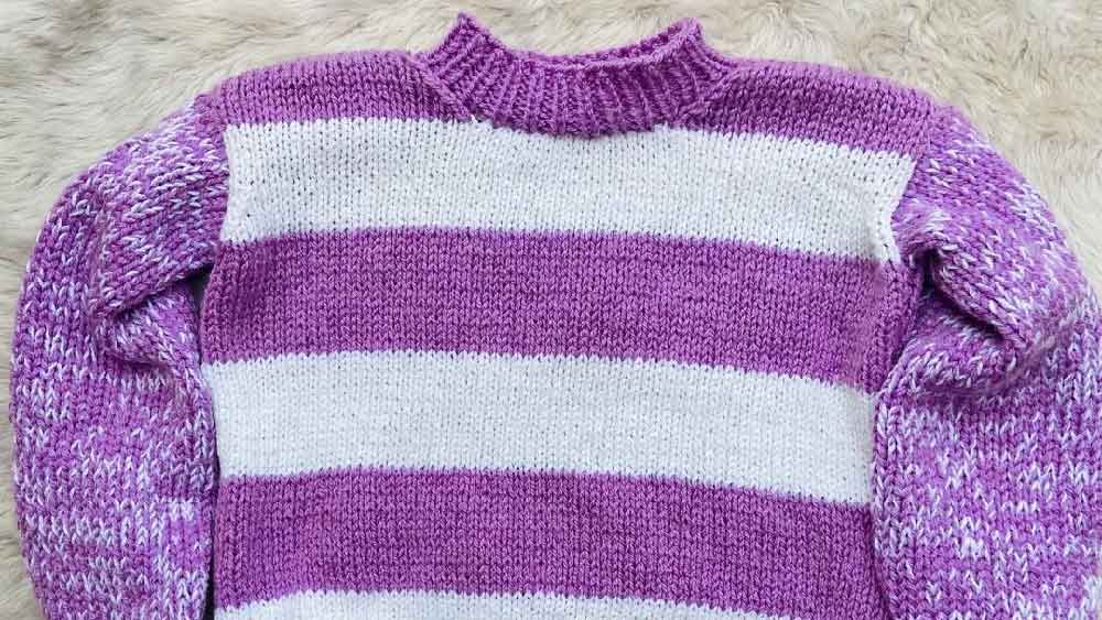 দাদা এত সুন্দর সোয়েটার বুনতে পারে! ব্যবসা করলে কেমন হয়? প্রস্তাবটা খারাপ নয়। তবু দোনামনা ছিল সোহেলের। কিন্তু বোনকে না বলতে পারেননি। প্রথমে নেটমাধ্যমে শুরু করেন নিজের হাতে তৈরি সোয়েটারের ব্যবসা। সোহেলের ইনস্টাগ্রাম পেজে রঙিন সোয়েটার, টুপি, দস্তানা দেখে আগ্রহ দেখান অনেকে।