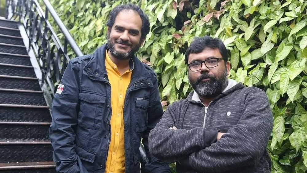 ঋত্বিক চক্রবর্তীর সঙ্গে প্রদীপ্ত ভট্টাচার্য।