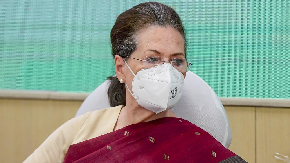 কিন্তু কে এই ভোটকুশলী সুনীল? কেনই বা নতুন মুখ সুনীলকে ভরসা করলেন সনিয়া?