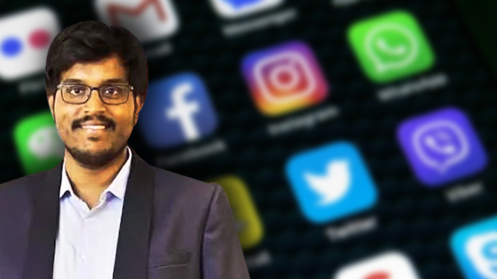 ইন্টারনেট হাতড়ে গুটিকয়েক ছবি ছাড়া বিশেষ কোনও ছবি চোখে পড়বে না সুনীলের। পিকে-কে সংবাদ মাধ্যমের মুখোমুখি হতে দেখা গেলেও সুনীল সংবাদ মাধ্যম থেকে দূরে থাকতেই বেশি স্বচ্ছন্দ।