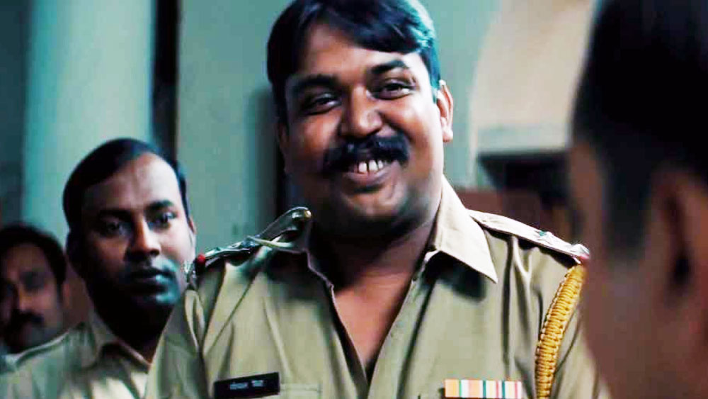 বলিউড অভিনেতার চেহারা নিয়ে প্রচলিত ধারণাকে ভেঙে চুরমার করে দিয়েছেন ফয়জল। সে দিনের সেই ২২ বছরের যুবকের ঝুলিতে আজ অনুরাগ কাশ্যপের ছবি ‘গ্যাংস অব ওয়াসেপুর’-এ কাজের অভিজ্ঞতা রয়েছে। ওই ছবিতে ইনস্পেক্টর গোপাল শর্মার চরিত্রকে আপন করে নিয়েছিলেন ফয়জল।