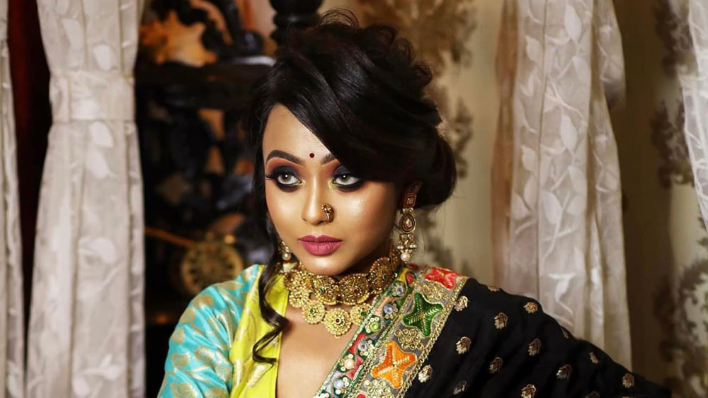 বিদিশার ফেসবুক অ্যাকাউন্টের তথ্য অনুযায়ী, ২০১৯ সালের জানুয়ারি থেকে মডেলিং থেকে রোজগার শুরু করেন তিনি। তার আগের বছরে এই নেটমাধ্যমে অ্যাকাউন্ট খোলেন।