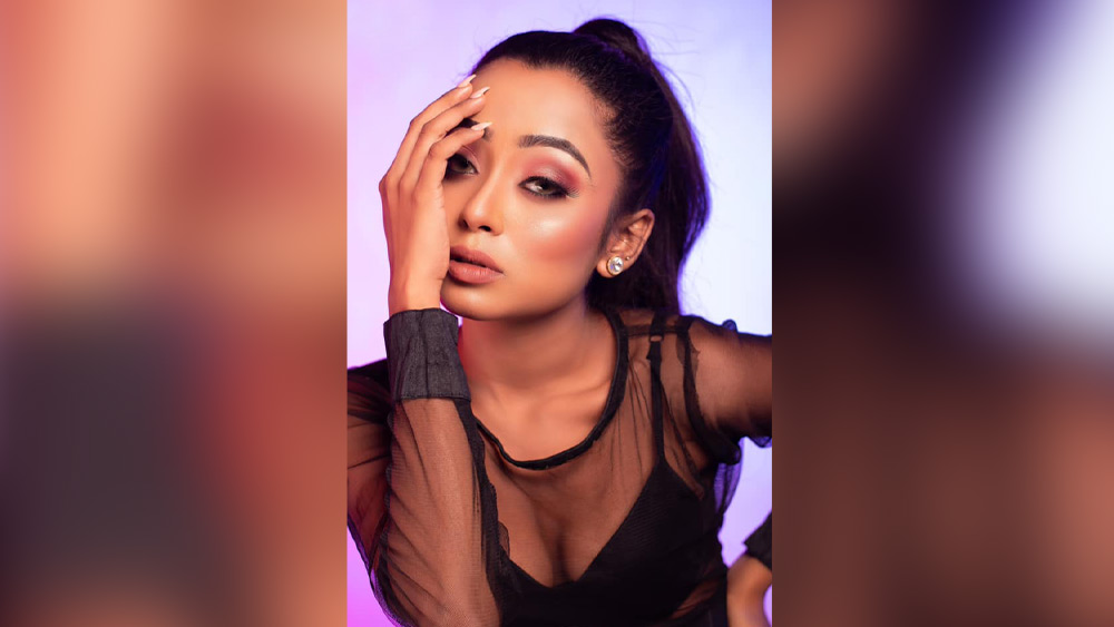 পুলিশ সূত্রে খবর, ময়নাতদন্তের জন্য সাগর দত্ত মেডিক্যাল কলেজে বিদিশার দেহ পাঠানো হয়েছে। সেই রিপোর্ট পাওয়ার পরই এই মৃত্যু নিয়ে কিছুটা আলোকপাত করতে পারবেন তদন্তকারীরা।