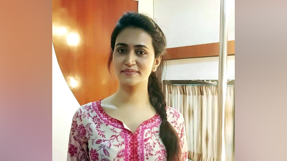 দৈনিক ভাস্করকে দেওয়া এক সাক্ষাৎকারে সানভিকা দাবি করেছেন, তিনি ইঞ্জিনিয়ারিং নিয়ে পড়াশোনা করেছেন।