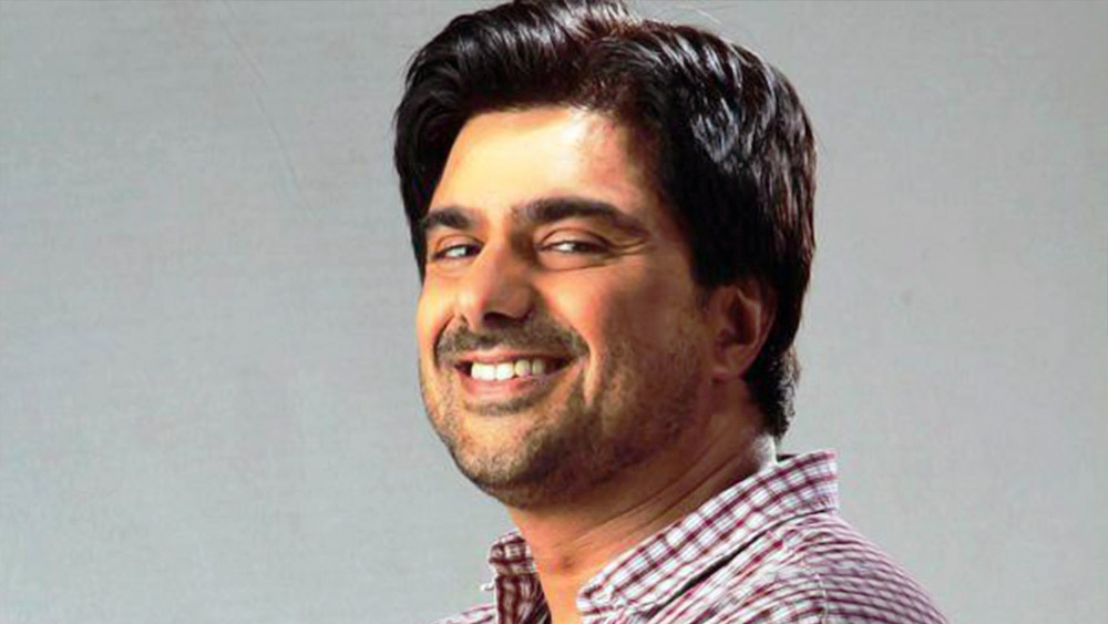 ইন্ডাস্ট্রি সম্পর্কে বিন্দুমাত্র ধারণা না থাকায় কেরিয়ারের প্রথম দিকে ভয়াবহ কঠিন স‌ময় কাটাতে হয়েছে তাঁকে। কম বাজেটের বিজ্ঞাপন শ্যুটের সঙ্গে সঙ্গে মডেলিং করতে শুরু করেন তিনি।