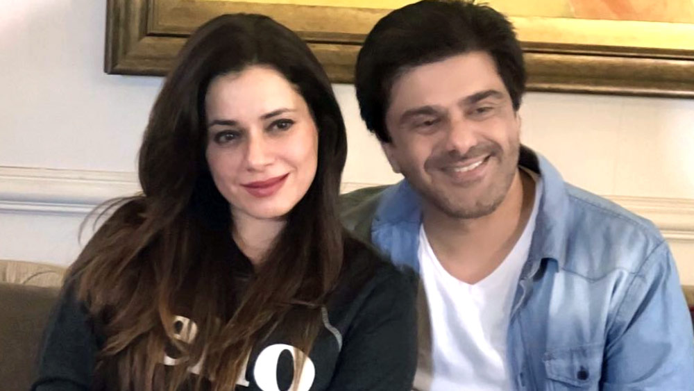 মন্দিরা বেদীর সঙ্গে সমীর ‘এনিথিং বাট লাভ’ নামে একটি নাটকে অভিনয় করেন। দর্শক মহলে প্রশংসা পায় নাটকটি। ঘটনাচক্রে, অভিনেত্রী নীলম কোঠারি এই নাটকটি দেখেন। তখন থেকেই সমীরের সঙ্গে তাঁর বন্ধুত্ব নিবিড় হতে থাকে।