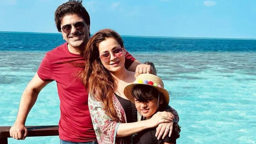 পরে এই বন্ধুত্বই ভালবাসায় পরিণত হয় এবং ২০১১ সালে তাঁরা বিয়ে করেন। বিয়ের দু’বছর পরে এক কন্যাসন্তানকে তাঁরা দত্তক নেন।