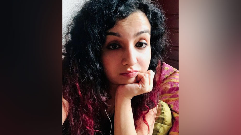 আরবে মহিলাদের ‘সাল্লি’ বলে গালিগালাজ করা হয়। গিট হাবে ‘সাল্লি ডিল অফ দ্য ডে’ শিরোনামে নিলামে তোলা হয় ৮০ জন আরব মহিলাকে। হানা ছিলেন ওই ৮০ জন মহিলার এক জন।